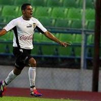 Richard Blanco firmó contrato con el Capo